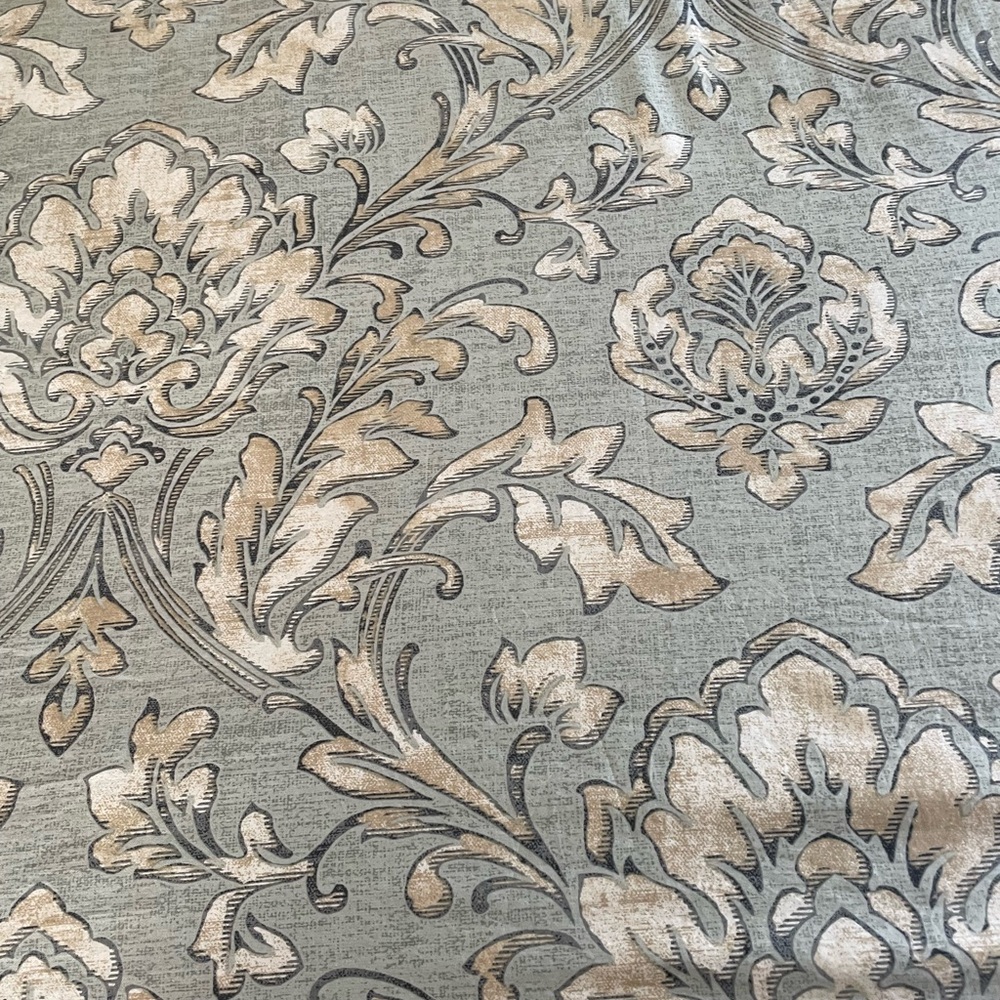 King/Cal King South Shore duvet & 3 matching shams!